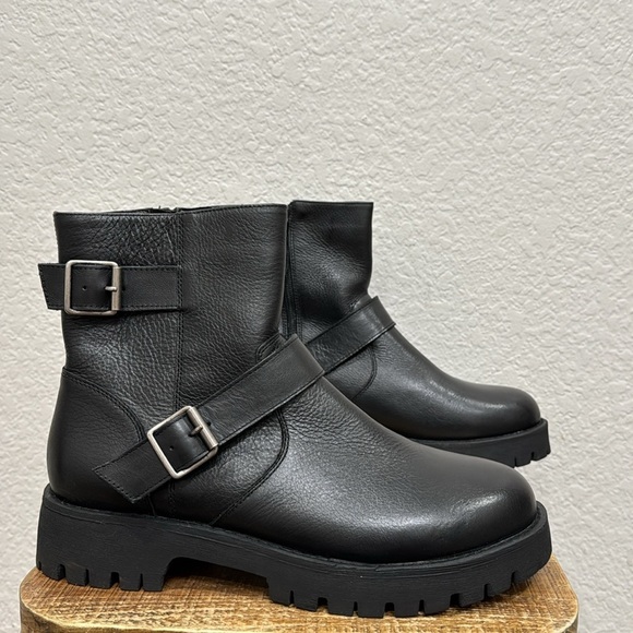 Steve Madden Crusader Black Leather Lug Sole Moto Boots Size 10 - Picture 2 of 8